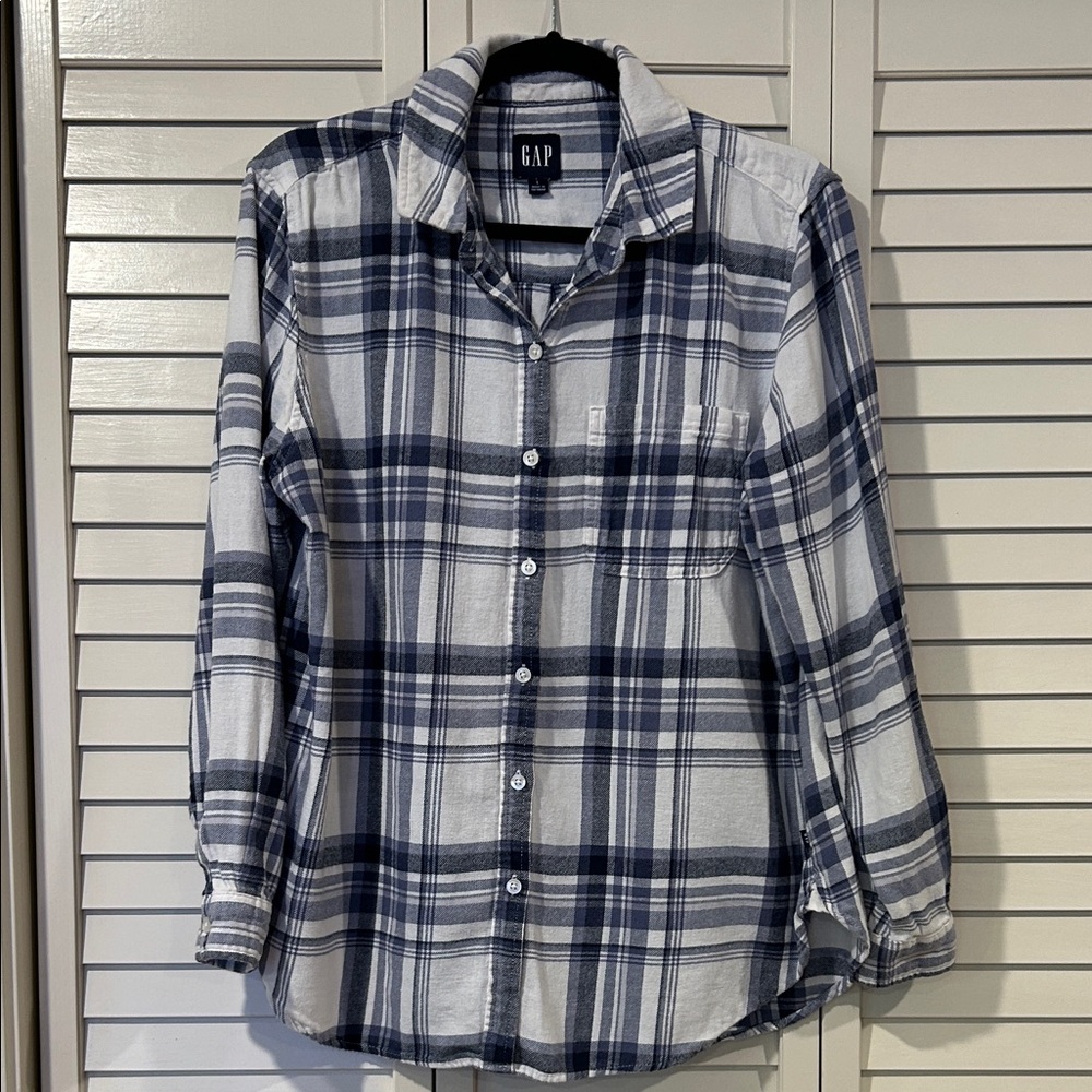 GAP Blue and White Plaid Button-Front Shirt Size L